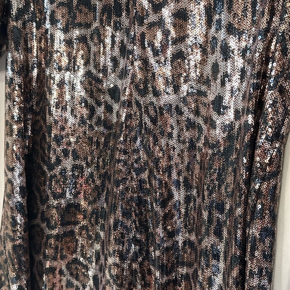 Zara Silver Sequin Short Sleeve Blouse - Picture 2 of 9